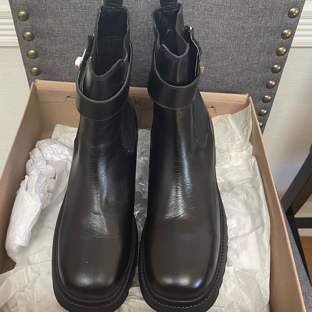 Block heel booties